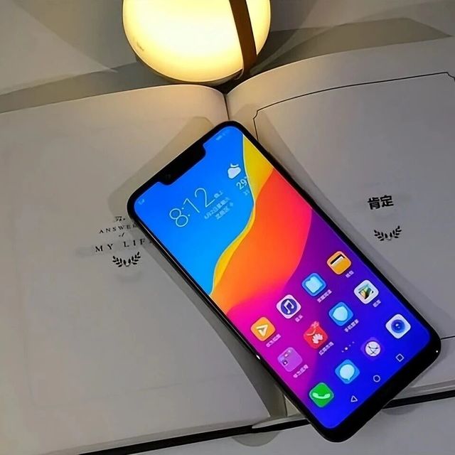 ​​给长辈买手机？抛开性能谈需求，荣耀“低配”手机反而很称职
