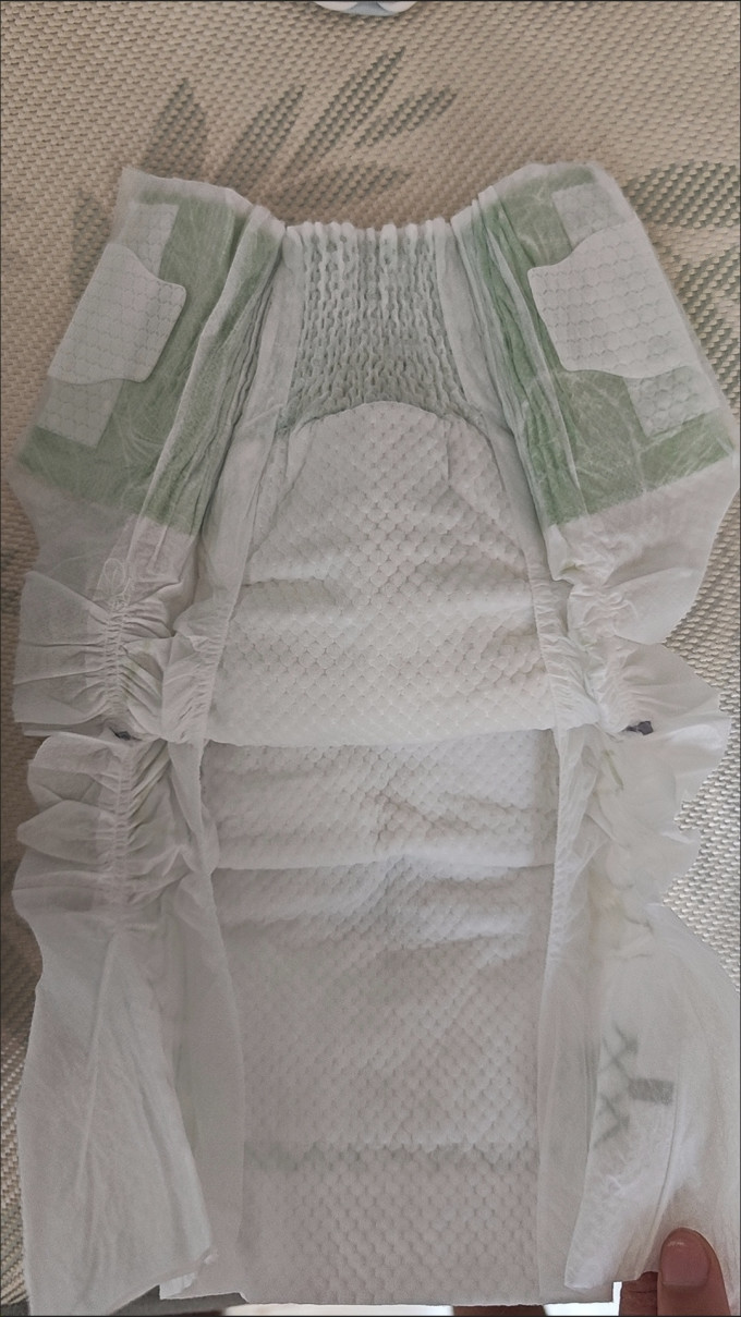婴儿尿裤