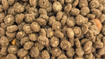 蓝氏真鲜乳鸽犬粮使用体验：中小型犬的“鲜肉盛宴”