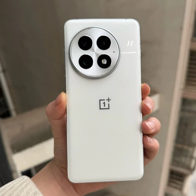 一加 13 16GB+512GB深度解析：2025双11换机首选？