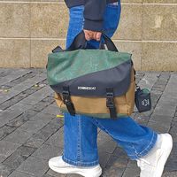 9岁娃背疯了！魔鬼猫邮差包颜值抗打，磁吸一盖就走，妈妈少操心