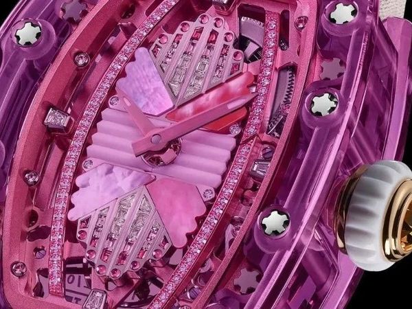 理查德·米勒腕表工艺又一巅峰之作！RM 07-02「蓝宝石水晶表壳」新色登场，每款限量全球仅7只！