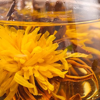 诸子红菊花百合龙珠：一壶一盏藏秋意，两盒佳茗赠知音