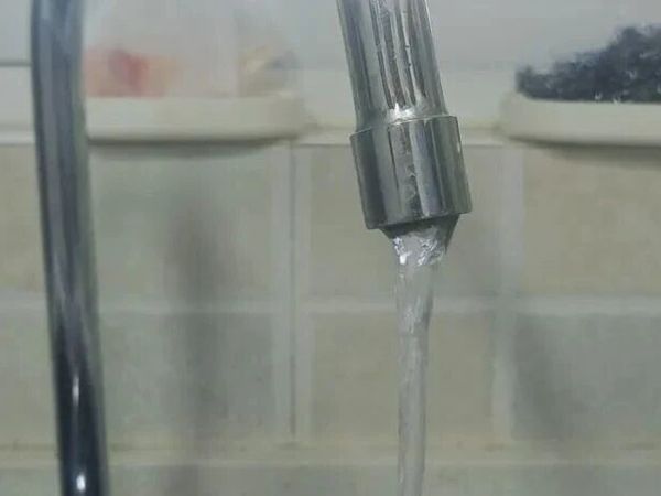 厨房水龙头的水流变细了怎么办