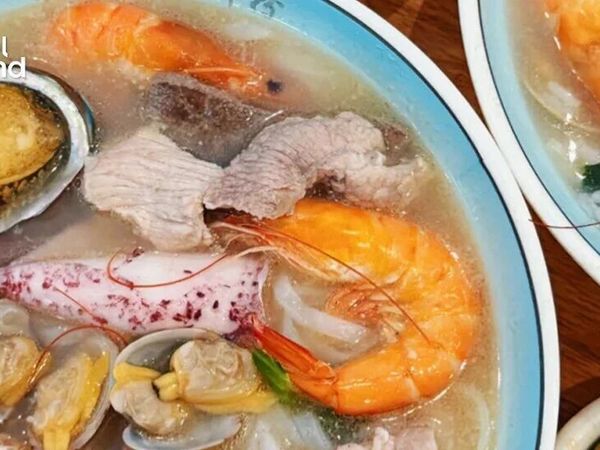 与越南隔海相望，这座边境小城真宝藏，小众物价低、海鲜和水果不问价，随便吃！