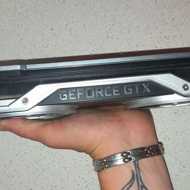 失落的“GTX 2080 Ti”现身！网友500美元淘到英伟达未发布原型显卡