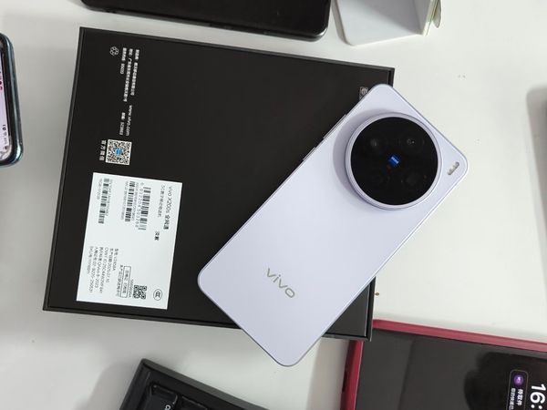新机问世，旧旗舰是不是更具性价比呢。