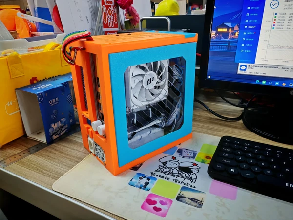 两千块钱Diy了一台itx电脑。CPU: i3-13100f
主板:精粤H610I Gaming 1.4(ax201)
内存:金百达黑爵8G×2 3200Mhz
硬盘:金百达kp230 NVME M