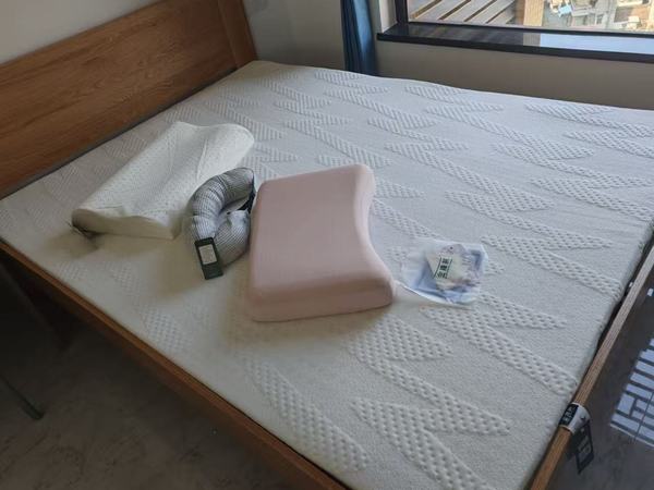 以前睡不好，现在沾床就睡！金橡树乳胶床垫救了我的烂睡眠