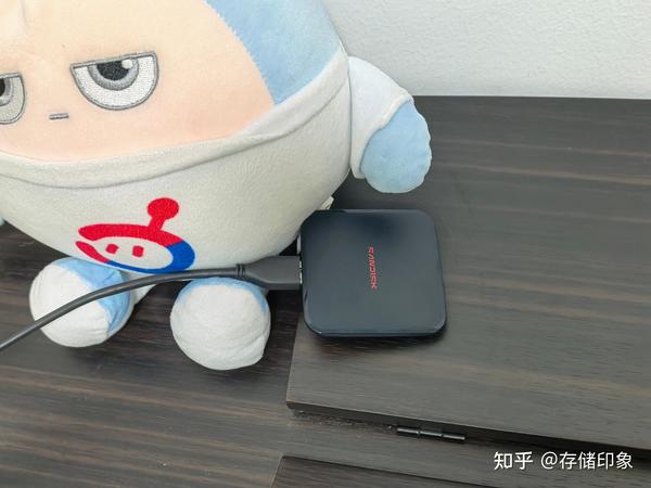 闪迪ELE™移动固态硬盘实测：抗造的存储“小饼干”，告别厚重时代