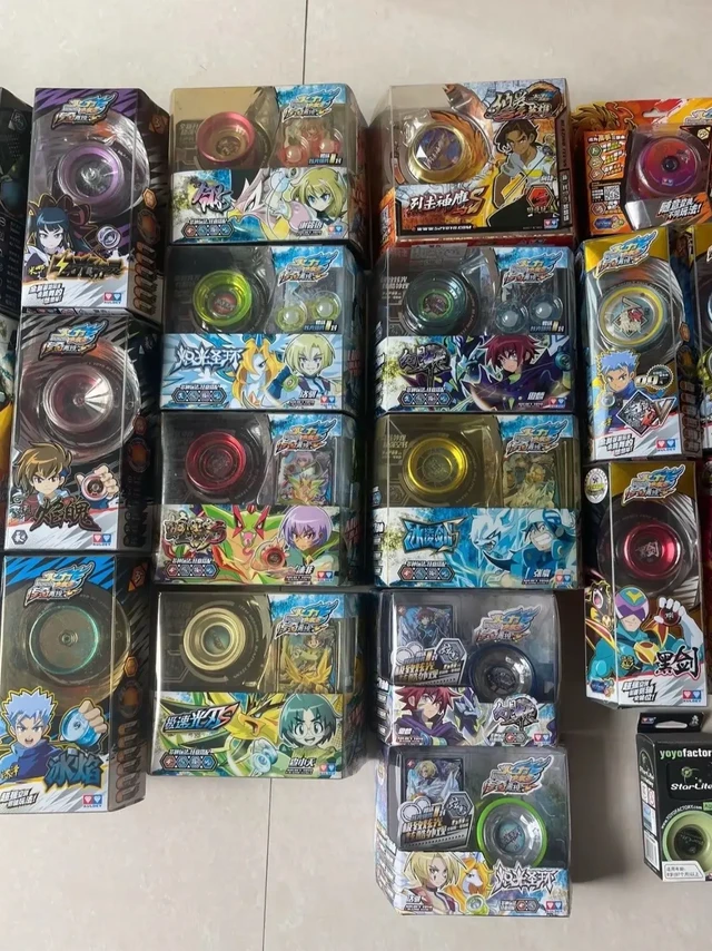 AULDEY奥迪双钻火力少年王5之传奇再现动漫高级金属悠悠球冰焰电商版 DS676101烈烽天焕正电子电光精灵极速光刃剑花翎玄铁磐龙V
676103R烈烽有炫光组件
DS676101冰焰红色带侧轴
6