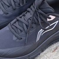 李宁逐风ARSV159男鞋：秋冬实用设计