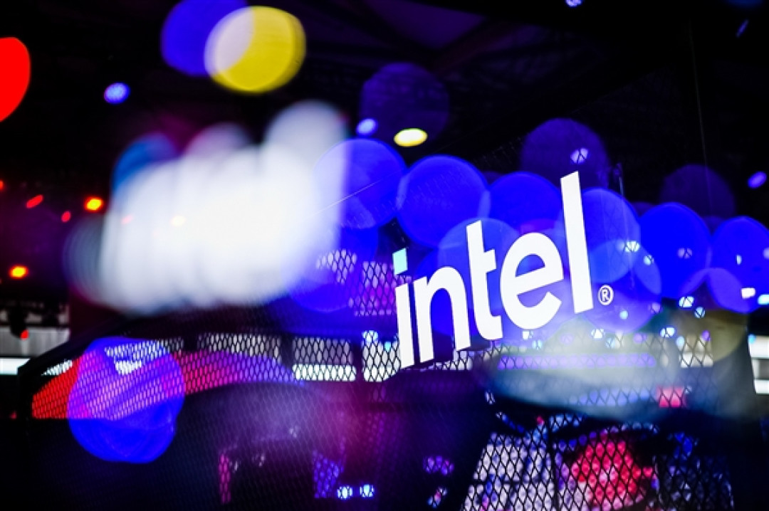 终于赚钱了!Intel Q3扭亏为盈:营收137亿美元