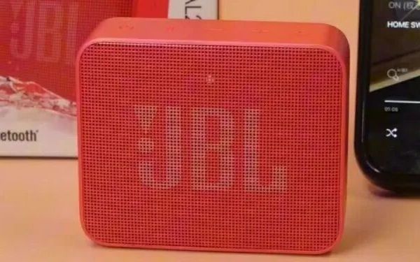 音响测评 | 百元级JBL GO ES2深度测评：音质、续航、便携性，优缺点全说清。