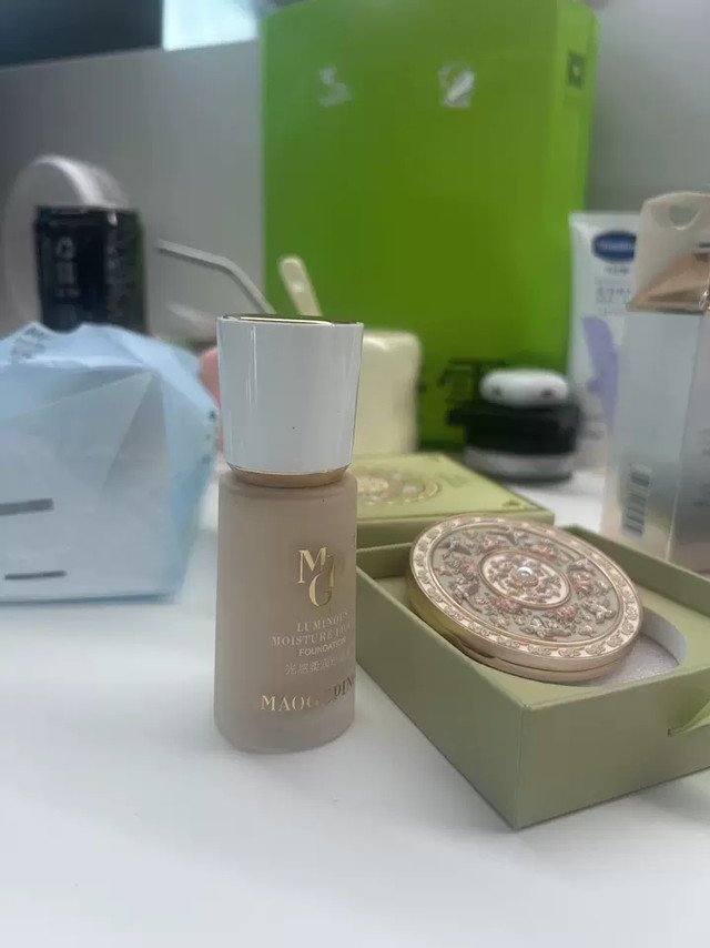 自然奶油肌妆效的粉底液，超好用！