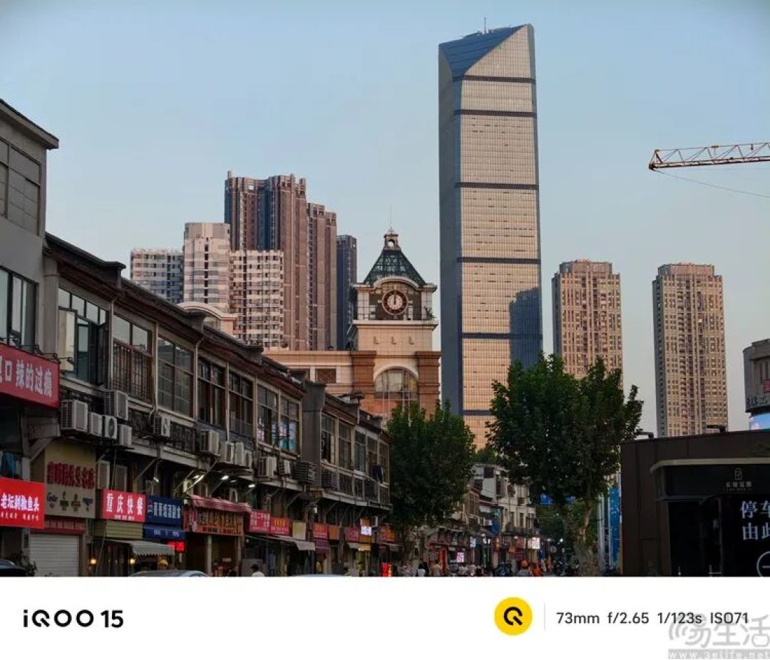 视频|iQOO 15首发评测:除了性能,更要旗舰全能