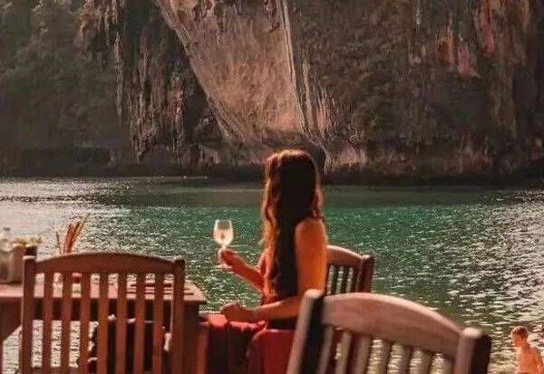 甲米瑞亚维德 Rayavadee｜人生必住系列！在岩洞看日落吃晚餐，浪漫到窒息～