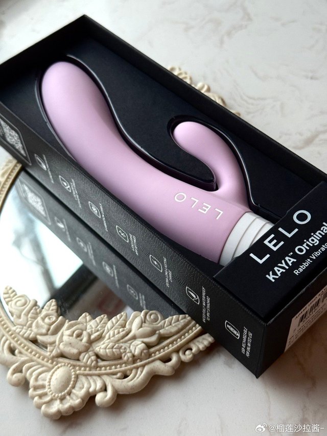 #LELO##lelo莱珞##lelo双悦# 小玩具测评 🧱➕🍎➕👍@LELO莱珞 揪一只LELO家润滑1️⃣关于快递📦：私密发货，保护隐私2️⃣关于外观💜：双悦有淡紫色和淡粉色两款，酱选择的是淡紫色