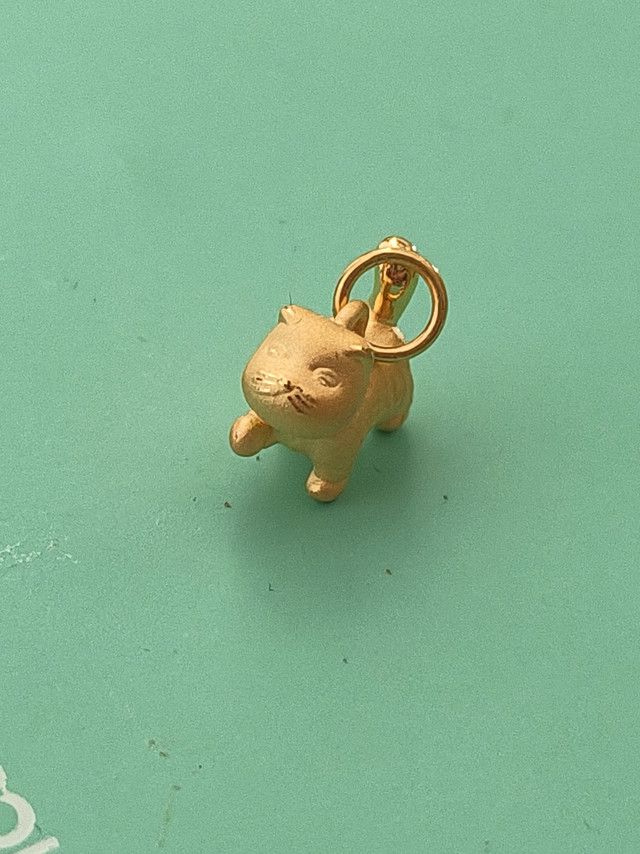 双十一黄金第一单—曼卡龙小猫咪吊坠