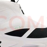 白色缓震休闲鞋的全能表现