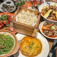 天津梅江海鲜餐厅值不值得吃？本地人推荐VS网红争议，1000+用户观点大碰撞