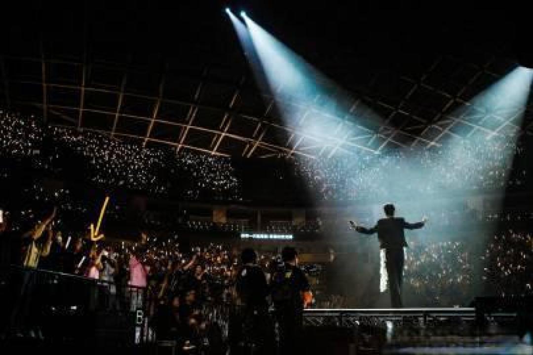 李宇春杭州演唱会燃情开唱:18年之约与出道20年音乐盛宴双向奔赴