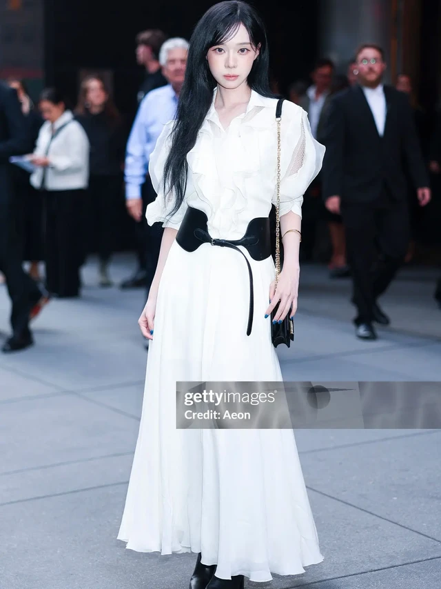 拉夫劳伦2026春季时装秀WINTER.#金玟庭纽约时装周 # ❄️ #金玟庭纽约时装周g社生图  
 『250910』拉夫劳伦2026春季时装秀WINTER新闻图 
扛得住高清镜头无可挑剔的美貌🤍
