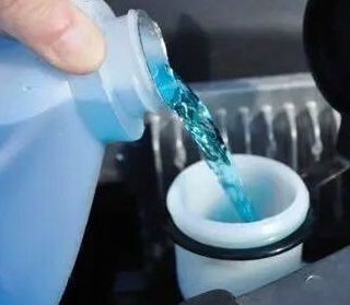冬季玻璃水怎么选？京东排行榜告诉你！