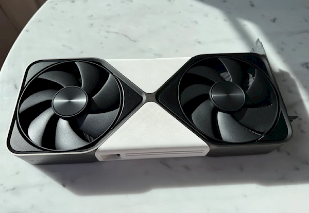 玩家自制纯白色RTX 4090:只差一点就完美