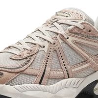 安踏复古老爹鞋：秋冬穿搭新选择