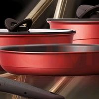 厨房利器：特福千叶玫瑰红锅具