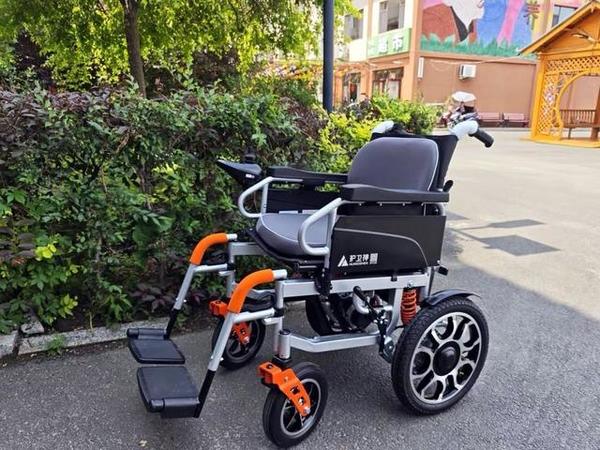 选电动轮椅还是手动轮椅？行内人：取决于使用者的需求和购买预算
