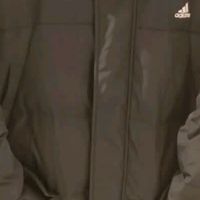 阿迪达斯羽绒服:专业保暖科技