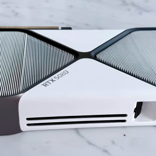 美出新高度，Reddit玩家自制白色版RTX 5090 FE