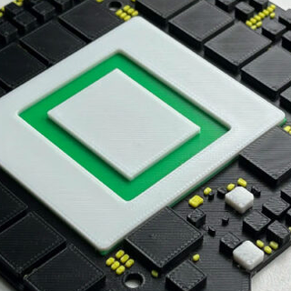 RTX 5090 也能放咖啡？玩家自制显卡 PCB 杯垫