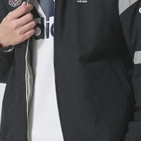 阿迪达斯三叶草2025男装棉服评测