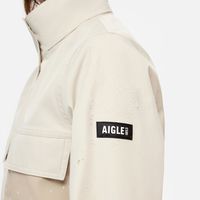 谁懂啊！这件杏色冲锋衣让我雨天也能美出圈🌧️