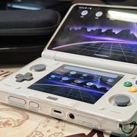 双屏时代来临——AYN Thor 双屏安卓掌机硬件篇（全配件展示）