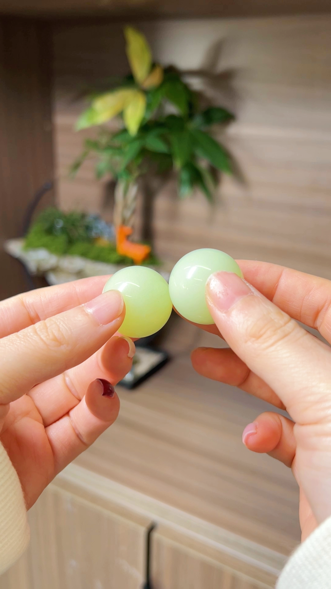 天然萤石夜明珠,夜光石界的yyds