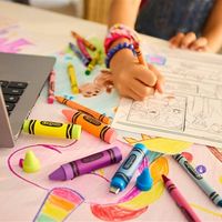 从小培养客户 闪迪推出绘儿乐联名蜡笔USB-C U盘：64GB 106元起