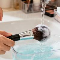 快洗洗你的化妆刷吧！！