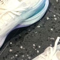 李宁超轻22：轻盈透气的运动伴侣