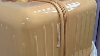 🧳美旅 28 寸行李箱：女生出行超能装！颜值还高​