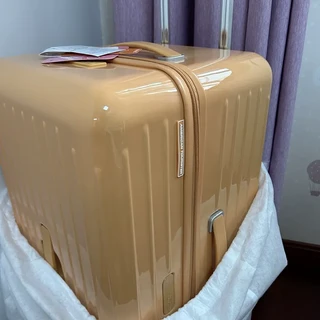 🧳美旅 28 寸行李箱：女生出行超能装！颜值还高​