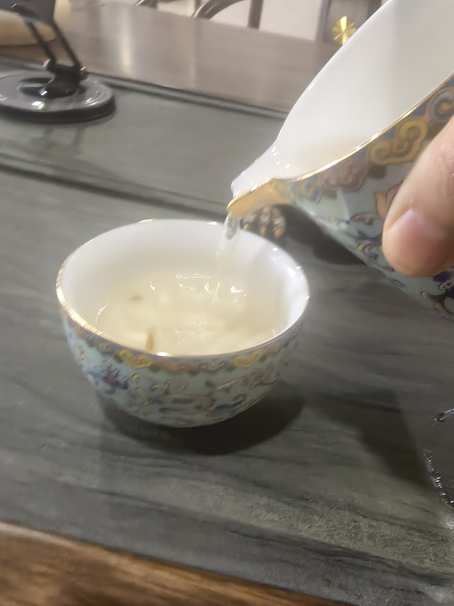 小基数喝茶瘦了，真是难得