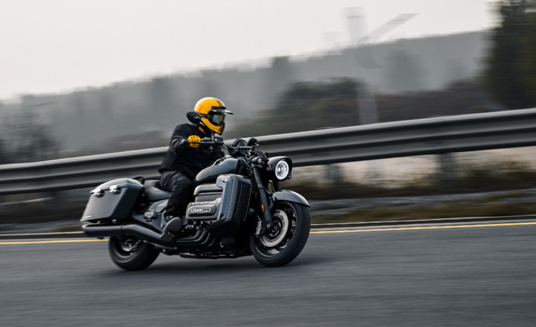 18.98 万起售,长城灵魂 S2000 CL 想用八缸撑起国产摩托天花板