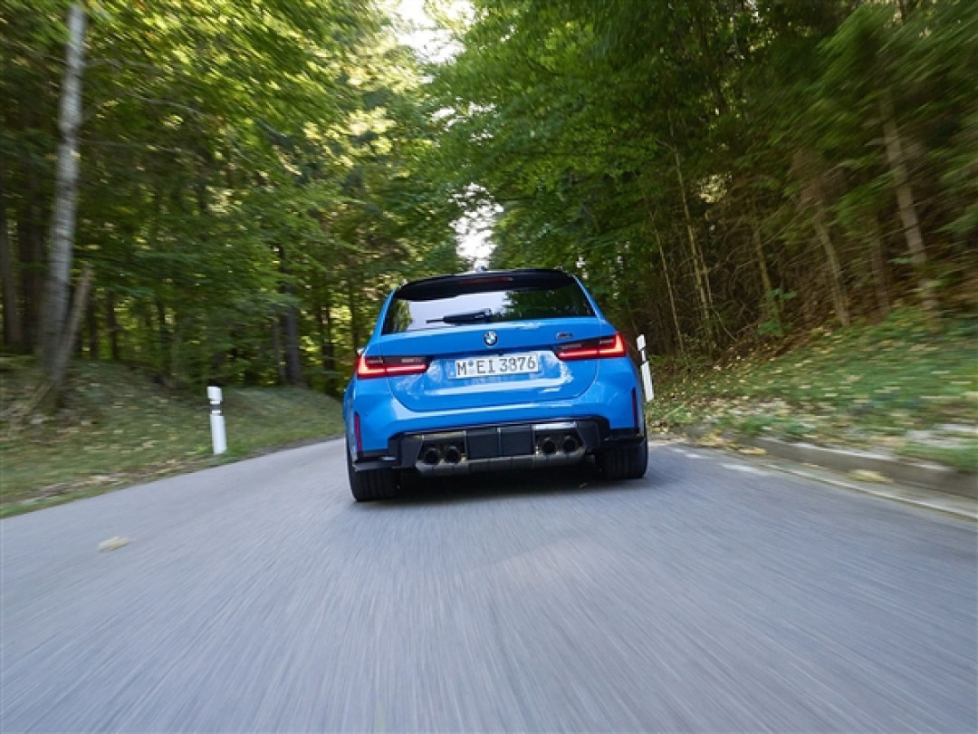 3.0T“机皇” 零百仅3.6秒!全新宝马M3旅行版即将中国首发
