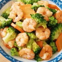 西兰花炒虾仁的家常做法
