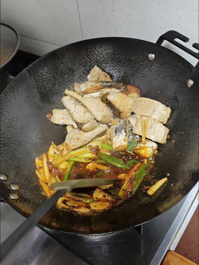 章丘铁锅红烧爆炒不粘锅做菜美味可口