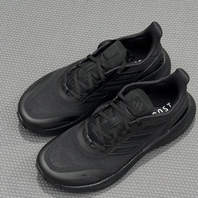 阿迪Pureboost5代值不值得买？300元价位跑鞋引全网争议